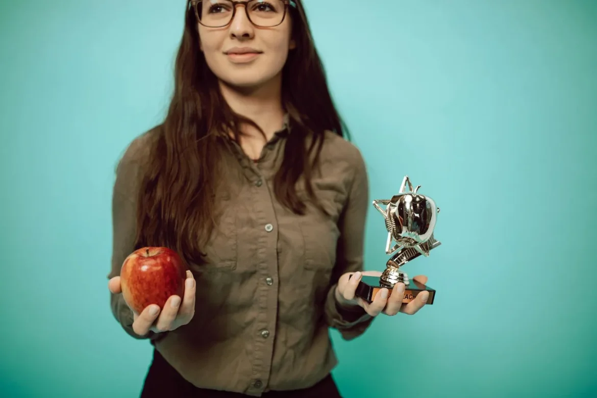 Best Clothes for an Apple Shape Woman - best clothes for apple shape woman