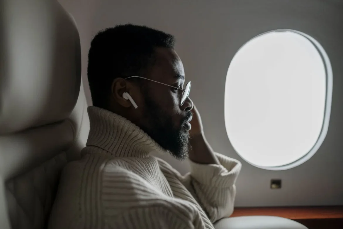 Best Clothes for Long Flights: A Buying Guide - best clothes for long flights