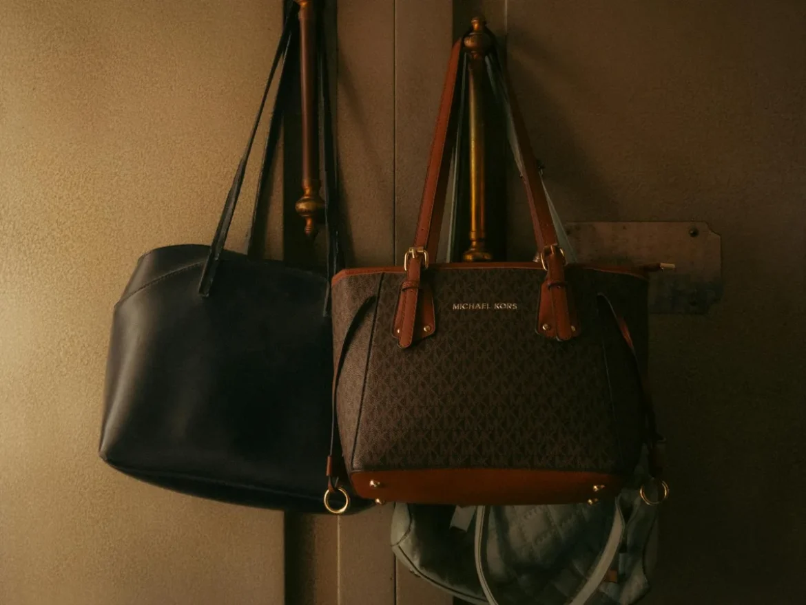Glamaholic Tote Bag: Buyer’s Guide - glamaholic tote bag