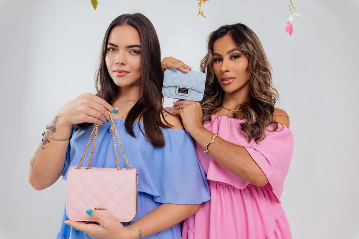 Handbags With Built-In Wallets Explained - handbag with built in wallet