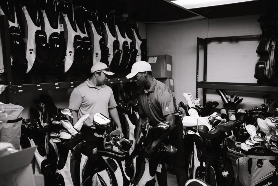 How Many Clubs Fit in a Golf Bag? - how many clubs in golf bag