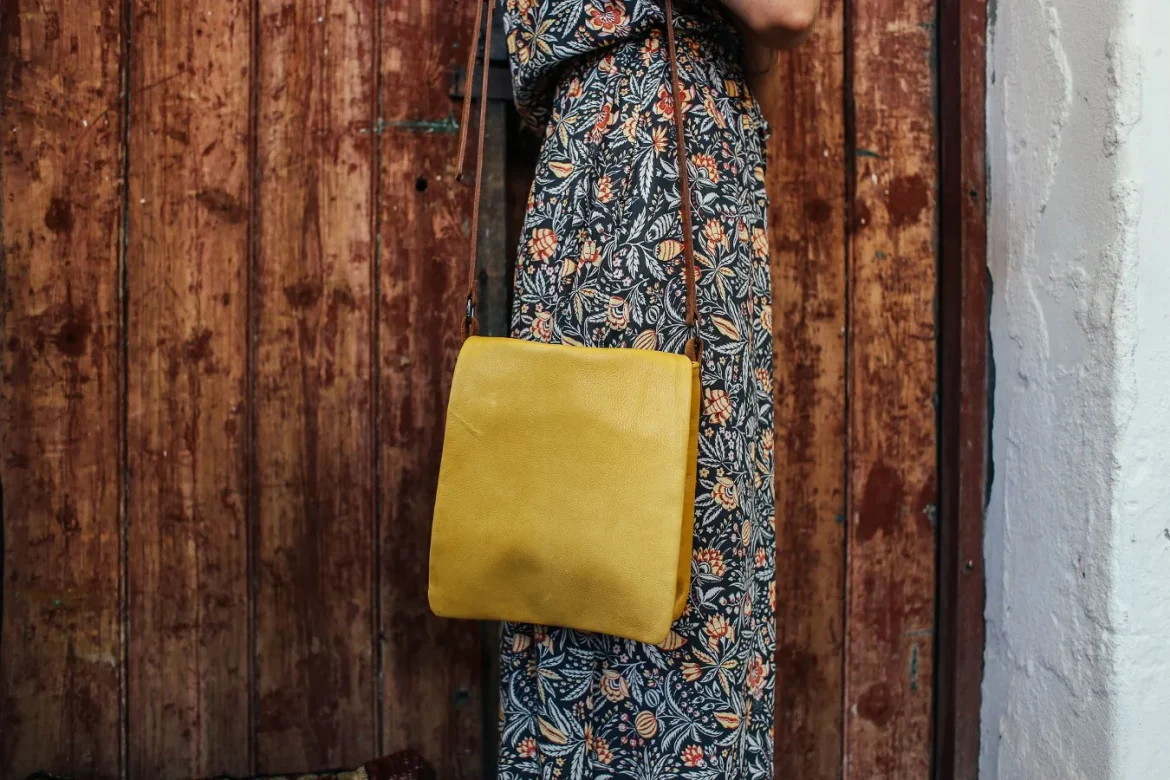 How to Choose a Slouchy Shoulder Bag - slouchy shoulder bag