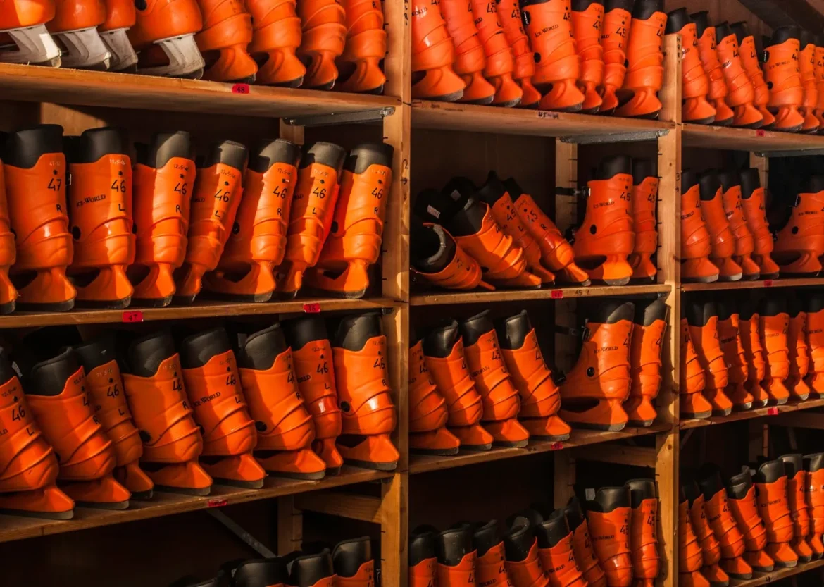 Sporting Gear Display Solutions Guide - sporting gear display solutions